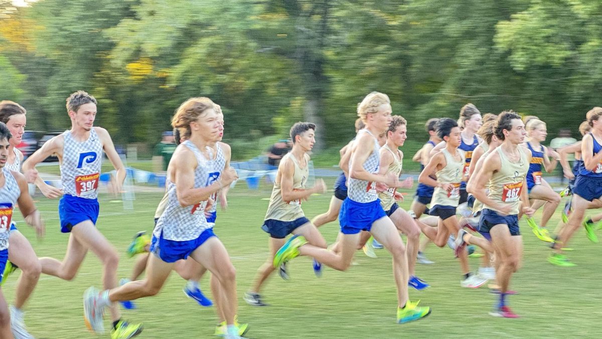 Both Cross Country teams are expected to shine in the state tournament on Nov. 8.
Photo by Bob Fooshee ”27