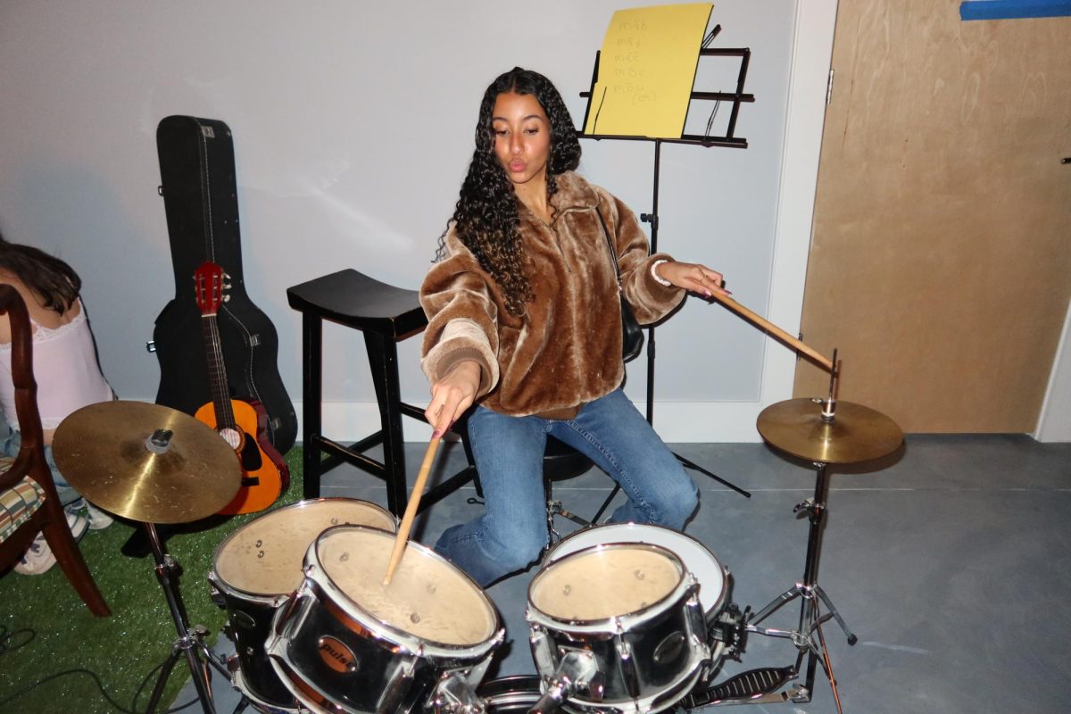 Rock Star Noura doing what she do. 